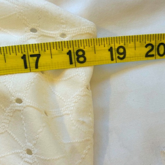 CAbi White Fitted Sleeveless Camisole - Picture 4 of 5